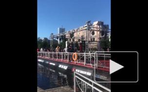 В Петербурге задержали около десятка человек за инсценировку боя во время пандемии