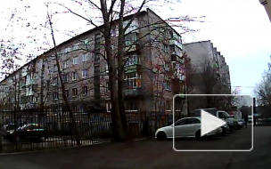 Жуткое видео: человек поджег автомобиль и случайно подпалил себя