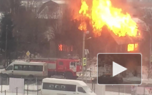 Видео: В Колтушах полностью сгорел частный дом