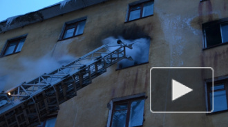 70 человек эвакуировали из горящего общежития в Екатеринбурге, к пострадавшим пришлось вызывать психологов