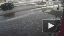 Видео: В Приозерске водитель поставил на колени школьника