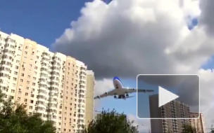 В Новосибирске с трудом удалось посадить самолет, несмотря на повреждение шасси