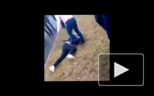 В сети появилось видео жуткой драки между школьницами из Удмуртии