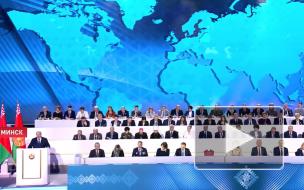 Лукашенко предложил подумать о корректировке конституции Белоруссии