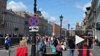 ОМОН перекрыл проход на Невский проспект участникам митинга в поддержку Хабаровска