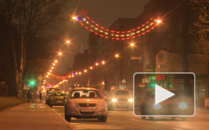 Петербуржцы оценили новогодний декор города