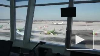 Появилось видео аварийной посадки российского самолета в Сибири из диспетчерской