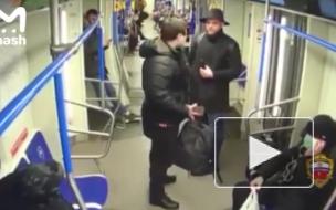Полиция задержала напавшего на пассажира в московском метро музыканта
