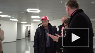 Пилот севшего в кукурузном поле самолета стал скрываться от пассажиров