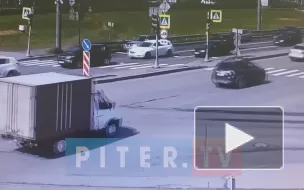 Видео: на перекрестке Жукова и Казакова произошло ДТП 