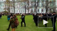 Видео: у Зимнего дворца задержали подростков-участников ...