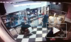 Видео: на "Звездной" клиент украл у парикмахера 2 тысячи рублей
