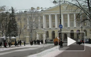 На верёвке в кабинете. С собой покончила сотрудница смольнинского комитета по труду