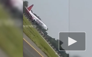 СМИ: в Индии у самолета вскоре после взлета загорелся двигатель