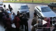 Из-за пояса Пресвятой Богородицы владельцы офисов ...