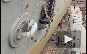 Крейсер "Аврора" возвращается в город