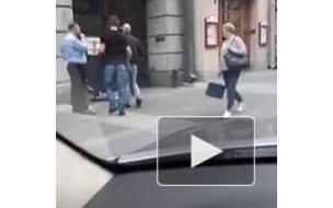 На Восстании вооруженный мужчина остановил драку 