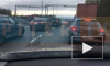 Видео: на Новоприозёрском шоссе перевернулся грузовик, образовалась большая пробка