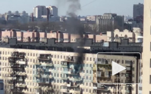 Видео: на улице Вавиловых полыхает квартира на седьмом этаже