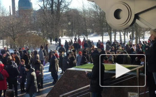 В Петербурге начался согласованный марш памяти Бориса Немцова