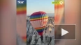 В Турции воздушный шар с пассажирами застрял между ...