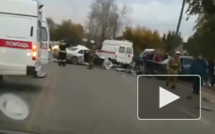 Жуткие кадры из Барнаула: В аварии на Аванесова машины превратились в груду железа