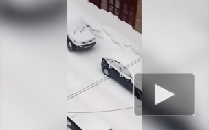 Видео: водитель грузовика не пропустил машину скорой помощи в Центральном районе Новосибирска
