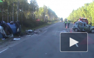 Смертельное видео из Рязани: легковушка протаранила грузовик