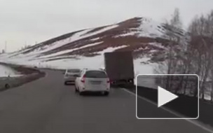 Видео конфуза из Башкирии: на ходу у грузовика отлетели колеса 