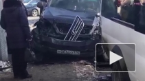 Видео жуткого ДТП в Челябинске: внедорожник вылетел на остановку и сбил 4 человек