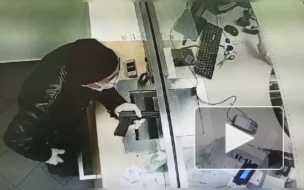 В Кудрово на банк напал мужчина с гранатой