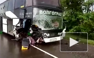 Под Волгоградом в ДТП с участием автобуса пострадали три человека