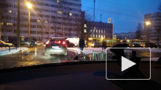 ДТП в Санкт-Петербурге: автобус сбил мужчину на Композиторов, в Ленобласти перевернулся грузовик с солдатами