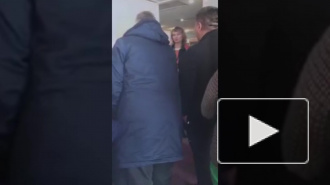 Беспредел в аэропорту Южно - Сахалинска попал на видео: женщины со слезами умоляли дать поесть их детям