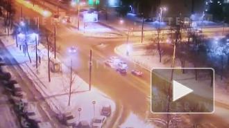 Массовое столкновение автомобилей на Гражданском проспекте попало на видео