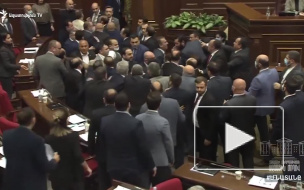 Опубликовано видео массовой драки в парламенте Армении