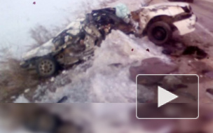 Смертельная авария под Иркутском: автомобиль расплющило, 4 человека погибли