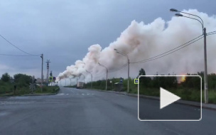 Появилось видео горящей фуры с химикатами в Кировском районе