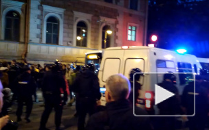 Пострадавшую при задержании на акции Навального в Петербурге доставили в больницу