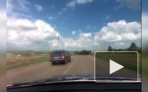 Видео: полицейские стреляли в преступников во время погони Видео: полицейские стреляли в преступников во время погони