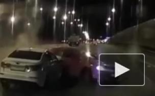 Опубликовано видео с моментом ДТП в Подмосковье, где 2 человека погибли и 6 получили травмы 
