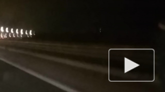 Видео: на КАДе полыхает ярким пламенем автомобиль 