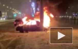 В пятницу вечером на Дунайском и Ленинском проспектах сгорели машины