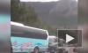 Видео из Крыма: легковушка протаранила автобус "Артека"