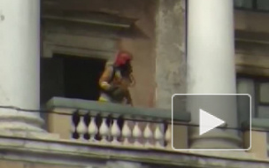 На проспекте Стачек загорелся нежилой дом