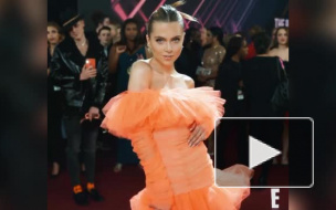 Названы худшие наряды звезд на премии People's Choice Awards 2019