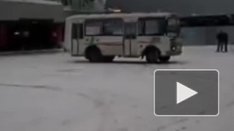 Видео дрифтующего ПАЗика ошеломило Новосибирск