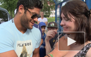 Зенитовец Халк расписал грудь художницы в благодарность за портрет