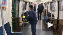 В метро Петербурга показали, как дезинфицируют поезда