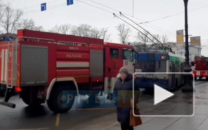 На Невском проспекте заметили пять пожарных машин и реанимацию